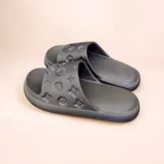 Slide Feminino Impermeável com Texturas Delicadas de Luxo – Chinelo Nuvem Leve, Fashion e Macio🩴✨​