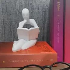 Escultura Decorativa Leitor – Impressão 3D | Minimalista e Moderna