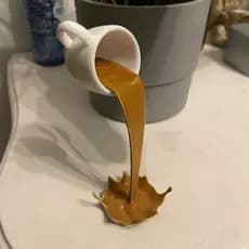 Enfeite Xícara Flutuante Café | Decoração Cantinho do Café | Enfeite Criativo 16cm