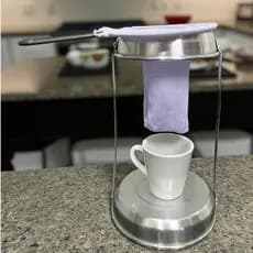 COADOR DE CAFÉ DE PANO COM CABO DE PLASTICO 100% ALGODÃO