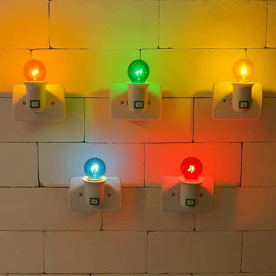 Abajur de tomada - LÂMPADA COLORIDA - Luz noturna soquete E27 - Ideal para quarto INFANTIL!