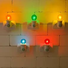 Abajur de tomada - LÂMPADA COLORIDA - Luz noturna soquete E27 - Ideal para quarto INFANTIL!
