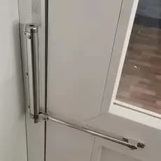 Ferramenta útil para fechamento de porta sem perfuração | Mola de retorno automática de aço inoxidável