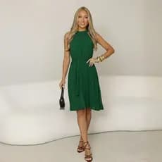 Vestido Feminino Curto Plissado com Amarração Caimento Soltinho Gola Halter Tendência Evangélica