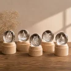 Luminária Mesa Bola de Cristal Catolica Giratoria Bivolt com Luz LED 3d Decorativa