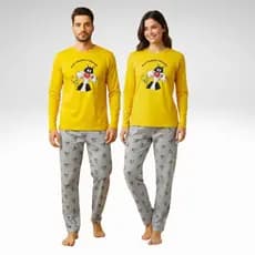 Kit 2 Pijamas Inverno de Casal Adulto Masculino e Feminino Estampas Personagens Divertidas Calça e Manga Comprida Oferta