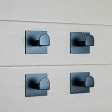 Kit 4 Ganchos Multiuso em Aço Inox Preto – Suporte Resistente para Casa e Banheiro