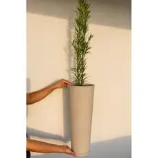 Vaso para Plantas Coluna Ibiza P 59cm Polietileno Decorativo Luxo com Prato Coletor Sala Varanda Jardim