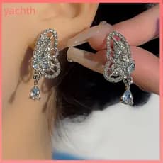 Claw Setting Earrings Butterfly 1 Pair Hollow Drop with Claw-set Rhinestones Elegant Studs for Women – Perfect for Wed