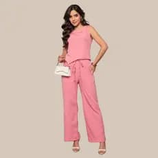 Conjunto Feminino em Alfaiataria com Blusa e Calça