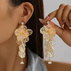 Novos brincos de flor com franjas, elegantes e sofisticados, brincos femininos de resina únicos e chamativos.
