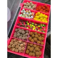 Kit Pesca Completo - 200 Iscas EVA + 50 Miçangas + 50 Hastes + 2 agulhas para fazer a passagem das astes