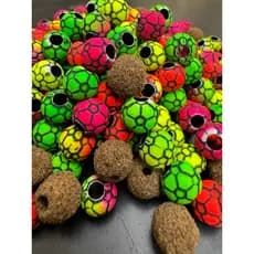 kit com 100 miçangas  bolinha de futebol 10mm para pesca de tambas
