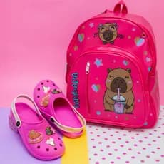 Kit Sandália + Mochila Infantil Menina Enfeite Capivara Casual Volta às Aulas Antiderrapante Confort