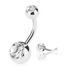 Piercing de umbigo em aço de alta qualidade, cravejado com strass brilhantes.