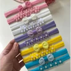 Kit 10 Tiaras e Faixinhas de Cabelo para Bebê Recém-Nascido - Laços de Crochê e Florzinhas em Meia de Seda