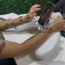 Apoio de Mão Ergonômico com Suporte de Celular 360° – S30 Conforto e Praticidade 2 em 1! 📱💅