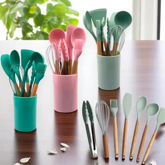 Conjunto 8 Peças Kit Utensílios Para Cozinha em Silicone Panelas Antiaderente Com Cabo De Madeira
