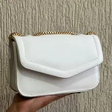 Bolsa Elegante com Alça de Corrente – Sofisticação e Estilo para Todas as Ocasiões!