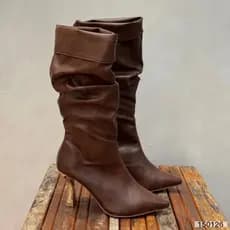 Bota Slouchy Feminina Enrugada Salto Cromado 8,5cm Bico Fino