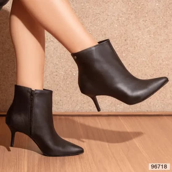 Bota Via Uno Cano Curto Salto Fino Feminina Bico Fino Elegante