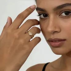 SHE - Anel de Aço Inoxidável Coração Duplo com Pedra de Zircônia - Prata e Dourado