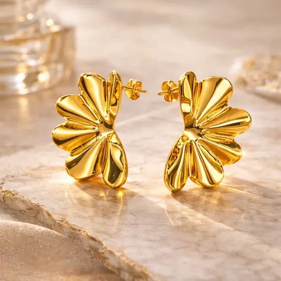 Brinco Feminino Pétala Dourado Hipoalergênico Elegante