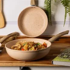 FRIGIDEIRA WOK DE INDUÇÃO EM ALUMÍNIO COM REVESTIMENTO CERÂMICO GRANILITE BEGE CHEF 28CM - LYOR 5220