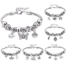 Pulseira Berloques Estilo Feminina Presente Moda / Modelo Aleatório Cor Prata - C&L LTDA
