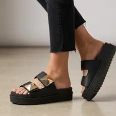 Sandália Feminina Birken Alta Fecho Velcro Detalhe Pirâmide Papete Moda