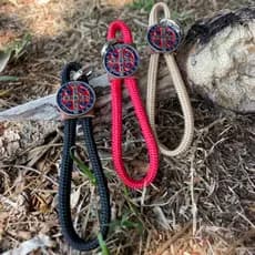 Chaveiro São Bento em Paracord Corda Náutica Artesanal | Medalha Original | Resistente para Carro, Moto e Chaves