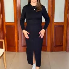 Conjunto Feminino de Tricot Preto Saia Midi e Blusa Manga Longa Elegante e Confortável