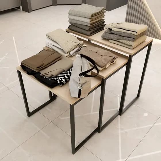 Expositores Metálicos Com MDF Amadeirado Estilo Industrial Para Loja Roupa Livro Brinquedo Variados
