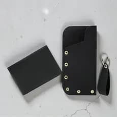 Até 10 Kits Com 3 peças Porta Óculos+ Porta Cartão + Chaveiro Masculino e Feminino Brindes