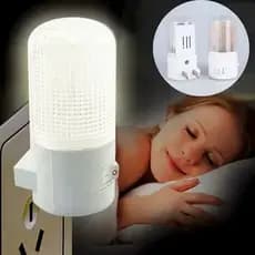 Luminária LED de Luz Suave de Tomada Leitura Noite Criança Mini Abajur Bivolt Quarto Escritório Sala