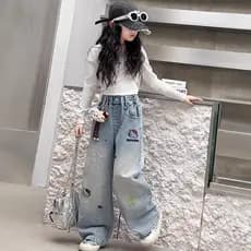 Calça Jeans Infantil Hello Kitty – Pantalona com Bordado Fofo para Meninas