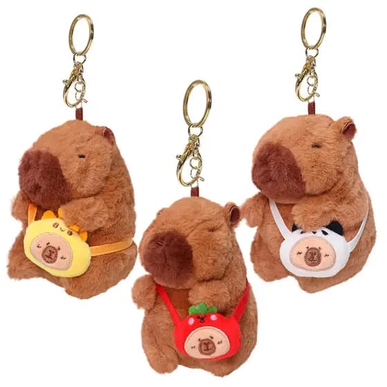 Chaveiro Pelucinha Capivara com Bolsinha 11cm CAA TOYS