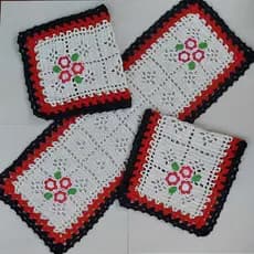Jogo de Passadeira em Crochê Borda Colorida/Flor Linha - Tapete Cozinha- Vermelho e Preto - 3 pçs