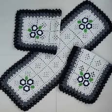 Jogo de Passadeira em Crochê Borda Colorida/Flor Linha - Tapete Cozinha- Preto e Cinza - 3 pçs