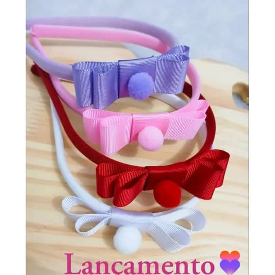 kit 4 Tiaras Com Laço Pompom Meia Pérola Arquinho Diadema Acessório de Cabelo Infantil Arco Menina Kit 4 Peças