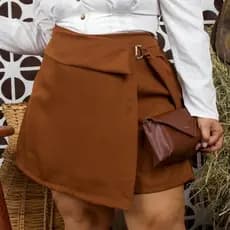Short Saia Plus Size Em Alfaiataria Premium Cintura Alta Saia Envelope na Frente