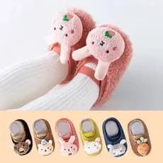 Pantufa de Pelúcia Sapatinho Para Bebê – Macia, Quentinha e Antiderrapante