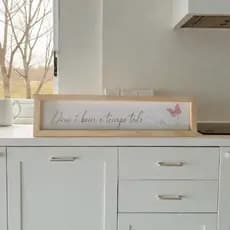 Quadro decorativo com frase em moldura de madeira para decoração 40x10