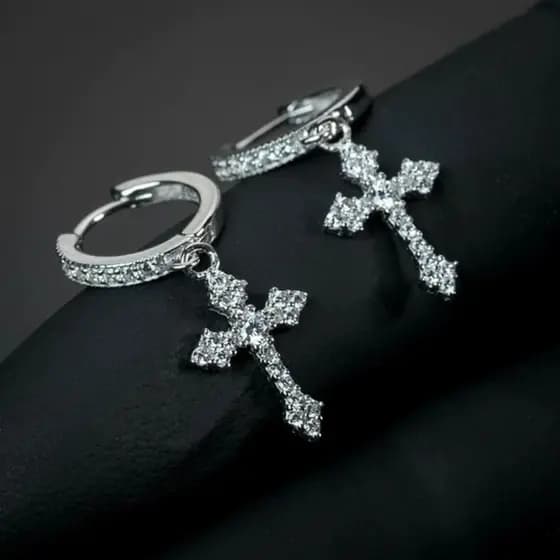 Par de Brincos Modelo Cruz com Strass Unissex