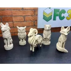 totem decorativo de urso coruja bode lobo e raposa