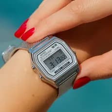 Relógio Digital Retrô Fashion e MINI pulseiras em Plástico brilhante