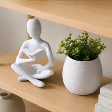 Kit Decoração Estatueta Escultura Leitor  Livro + Vaso Para Plantas Suculentas  Artificiais Escritório Estante