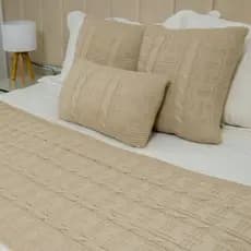 Kit Peseira + 3 Capas Almofada Quadradinho Quadrada Baguete Tricot Cama Quarto Decoração 4 Peças