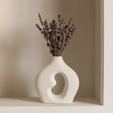Vaso Decorativo Branco e Marfim Sofisticado e Charmoso Para Estante Moderna e Ambientes Elegantes