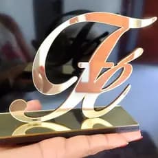 Palavra Decorativa Fé em Acrílico espelhado - Decoração Sala, Enfeite de Mesa escritório